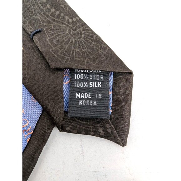 Giorgio Brutini Brown and Gold Geometric Silk Necktie Standard 59 Inch - Picture 6 of 6
